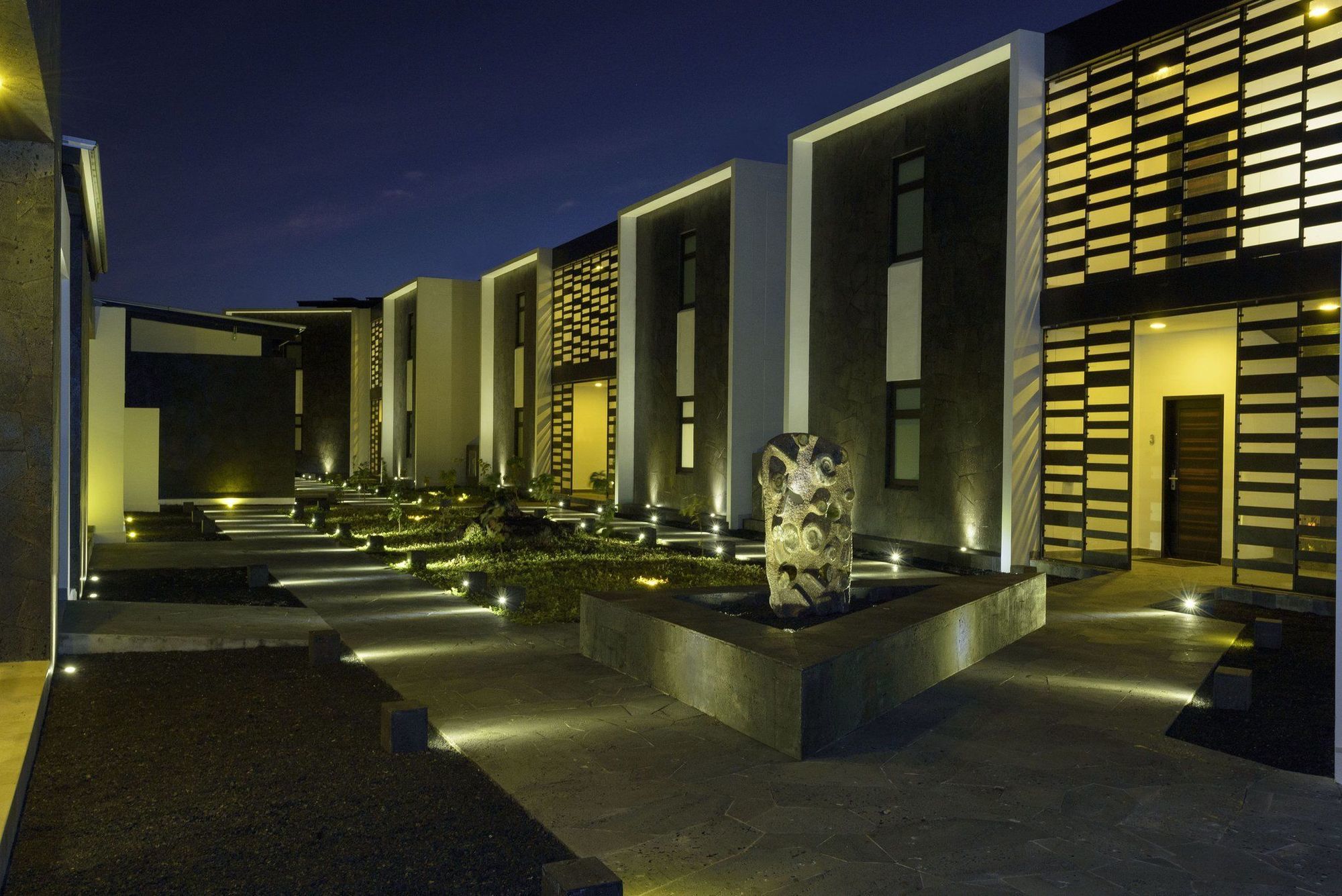 Pikaia Lodge Santa Cruz Island Exterior photo